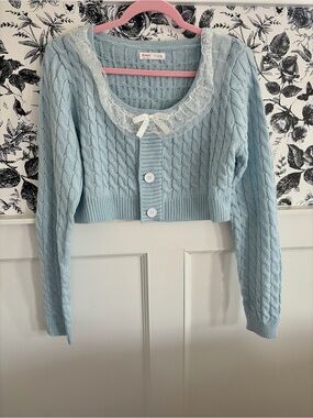 Light Blue Cable Knit Cropped Sweater Cardigan with Lace Trim